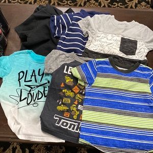 Lot of 5 short sleeve tees and one polo boys 2T